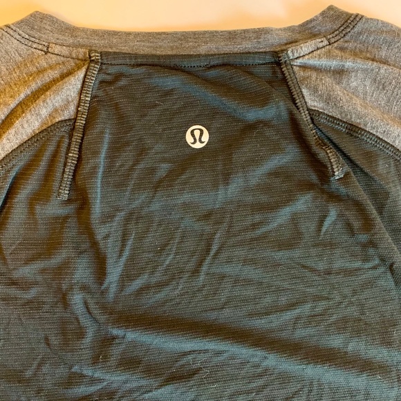 Men’s Lululemon short sleeve Henley - Picture 3 of 3